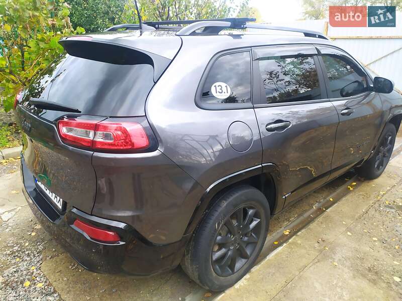 Внедорожник / Кроссовер Jeep Cherokee 2017 в Кременчуге