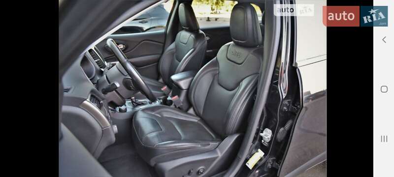 Позашляховик / Кросовер Jeep Cherokee 2021 в Києві