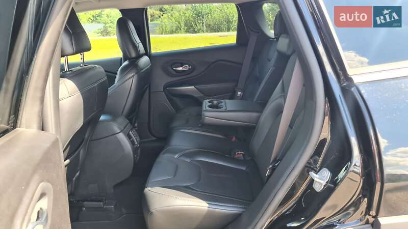 Позашляховик / Кросовер Jeep Cherokee 2021 в Києві