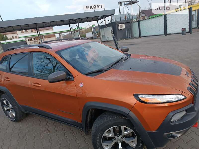 Внедорожник / Кроссовер Jeep Cherokee 2015 в Снятине