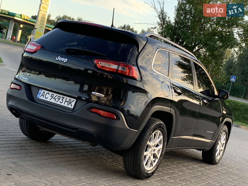 Позашляховик / Кросовер Jeep Cherokee 2015 в Ратному
