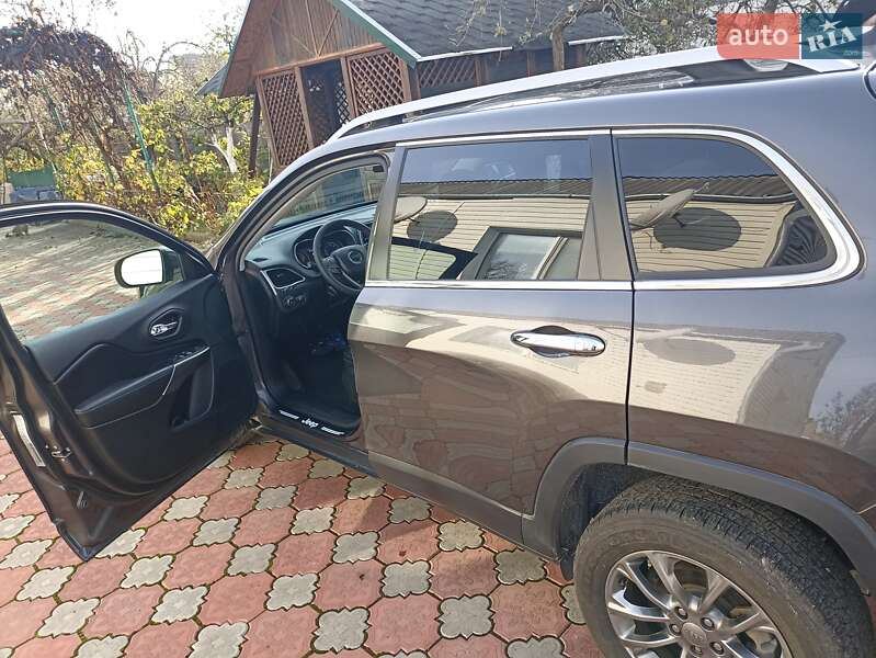 Позашляховик / Кросовер Jeep Cherokee 2019 в Хмільнику