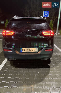 Внедорожник / Кроссовер Jeep Cherokee 2017 в 
