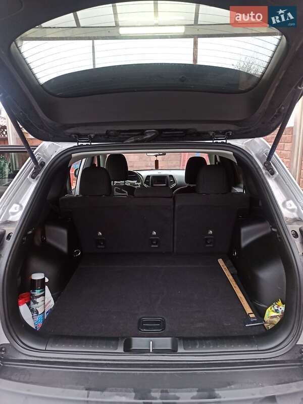 Внедорожник / Кроссовер Jeep Cherokee 2018 в Ровно фото 7 Внедорожник / Кроссовер Jeep Cherokee 2018 в Ровно