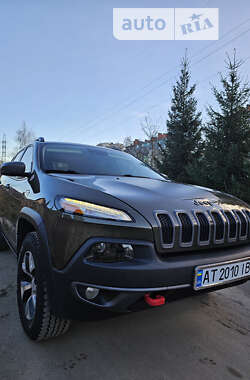 Внедорожник / Кроссовер Jeep Cherokee 2014 в Ивано-Франковске