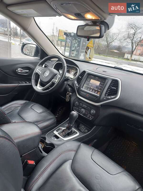 Внедорожник / Кроссовер Jeep Cherokee 2016 в Ужгороде фото 13 Внедорожник / Кроссовер Jeep Cherokee 2016 в Ужгороде