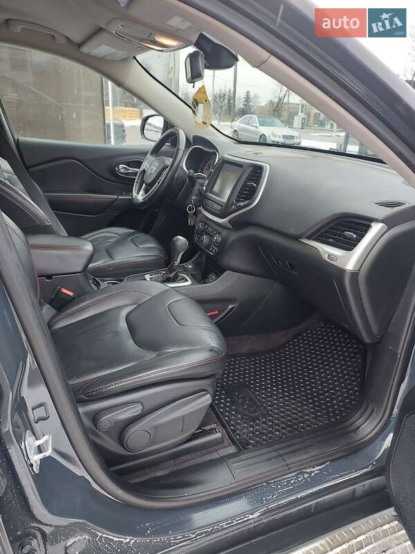 Внедорожник / Кроссовер Jeep Cherokee 2016 в Ужгороде фото 22 Внедорожник / Кроссовер Jeep Cherokee 2016 в Ужгороде