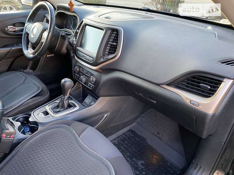 Позашляховик / Кросовер Jeep Cherokee 2014 в Хмельницькому