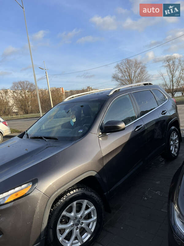 Внедорожник / Кроссовер Jeep Cherokee 2016 в Хмельницком