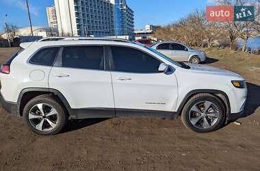 Позашляховик / Кросовер Jeep Cherokee 2019 в 