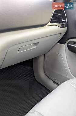 Позашляховик / Кросовер Jeep Cherokee 2019 в 