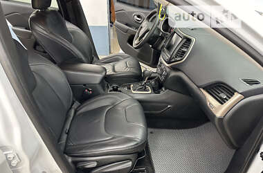 Позашляховик / Кросовер Jeep Cherokee 2014 в 
