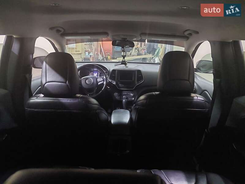 Позашляховик / Кросовер Jeep Cherokee 2019 в Черкасах фото 3 Позашляховик / Кросовер Jeep Cherokee 2019 в Черкасах