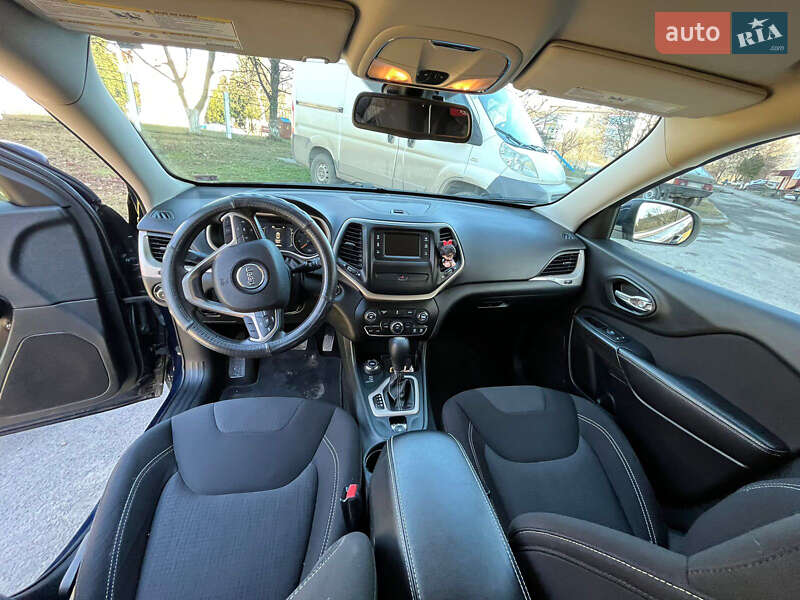 Позашляховик / Кросовер Jeep Cherokee 2015 в Кам'янець-Подільському