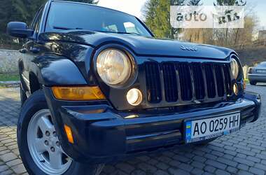 Внедорожник / Кроссовер Jeep Cherokee 2005 в 