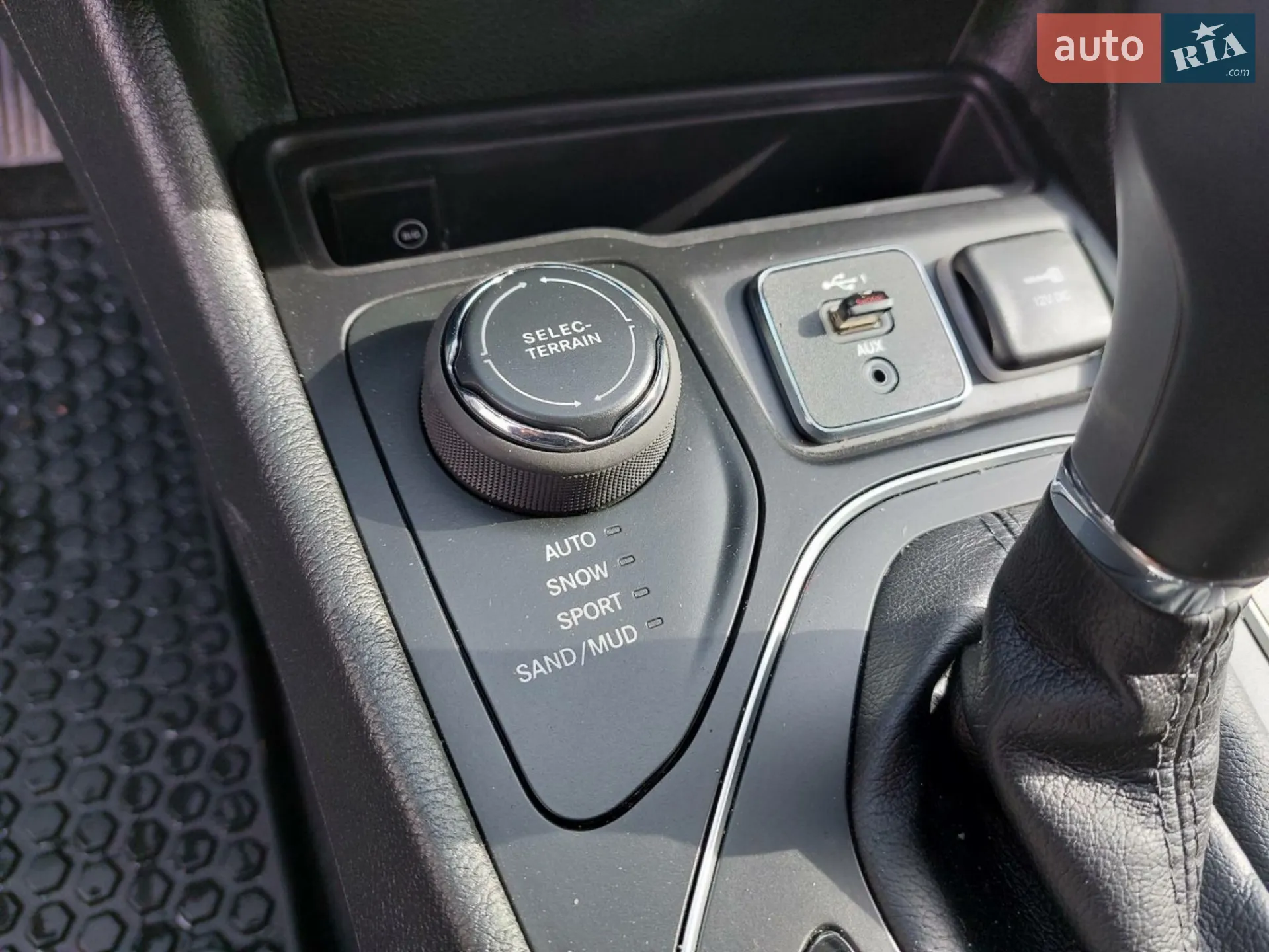 2019 Jeep Cherokee - мініатюра 16