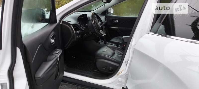 Внедорожник / Кроссовер Jeep Cherokee 2020 в Киеве