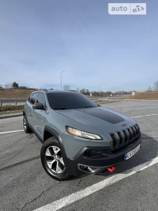 Внедорожник / Кроссовер Jeep Cherokee 2015 в Полтаве