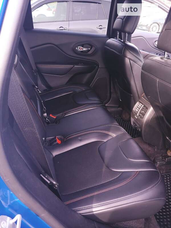 Внедорожник / Кроссовер Jeep Cherokee 2018 в Киеве