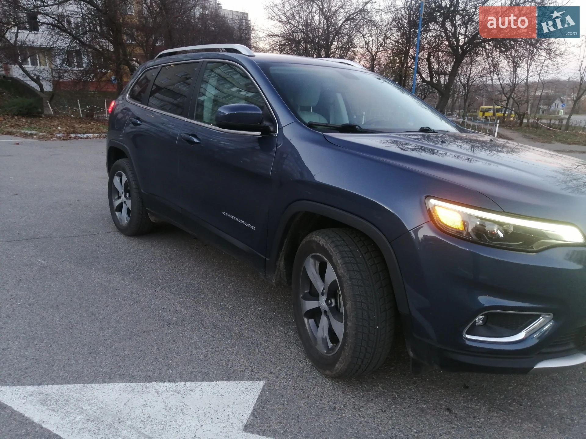 2019 Jeep Cherokee - мініатюра 6