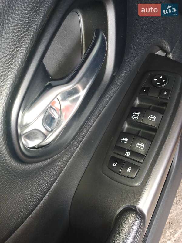 Позашляховик / Кросовер Jeep Cherokee 2020 в Смілі фото 10 Позашляховик / Кросовер Jeep Cherokee 2020 в Смілі