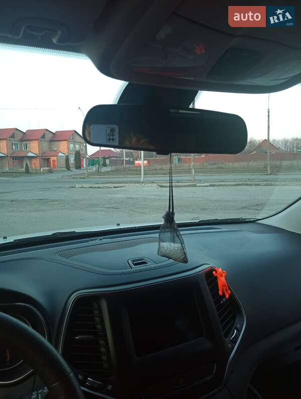 Позашляховик / Кросовер Jeep Cherokee 2020 в Смілі фото 16 Позашляховик / Кросовер Jeep Cherokee 2020 в Смілі