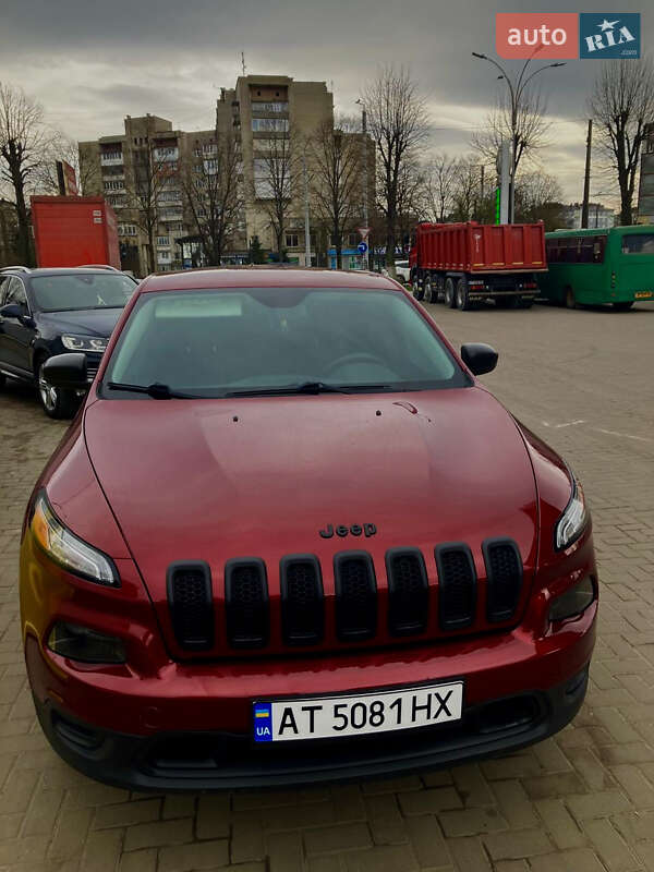 Внедорожник / Кроссовер Jeep Cherokee 2013 в Ивано-Франковске