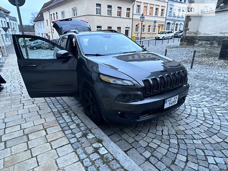 Внедорожник / Кроссовер Jeep Cherokee 2017 в Днепре