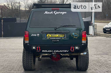 Внедорожник / Кроссовер Jeep Cherokee 2001 в Черновцах