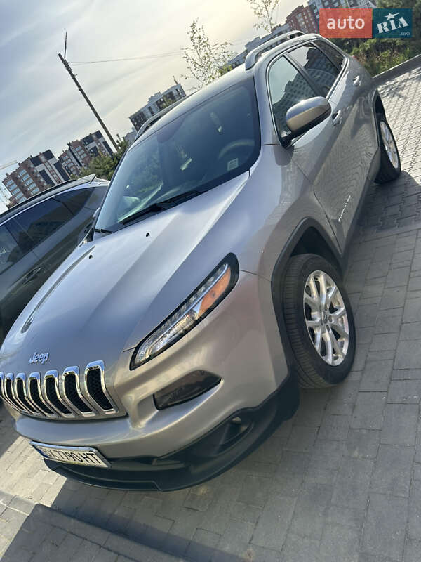 Внедорожник / Кроссовер Jeep Cherokee 2016 в Хмельницком