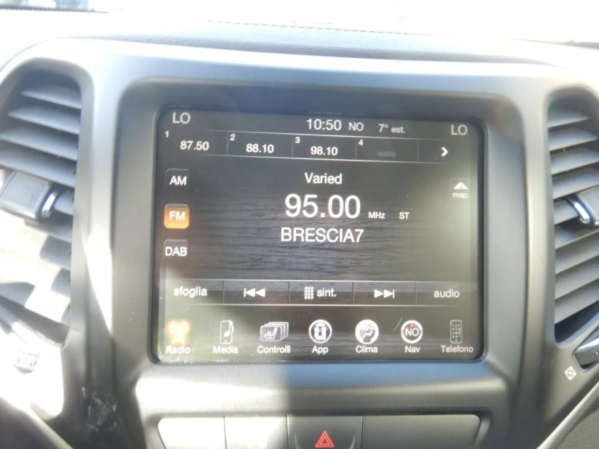 2016 Jeep Cherokee - мініатюра 4
