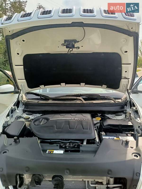 Внедорожник / Кроссовер Jeep Cherokee 2017 в Киеве