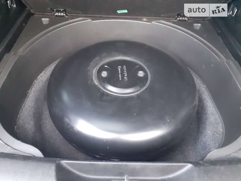 Внедорожник / Кроссовер Jeep Cherokee 2014 в Киеве