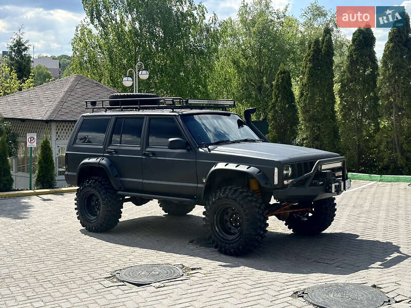 Позашляховик / Кросовер Jeep Cherokee 1997 в Чернівцях