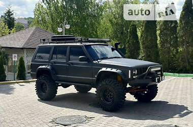 Внедорожник / Кроссовер Jeep Cherokee 1997 в Черновцах
