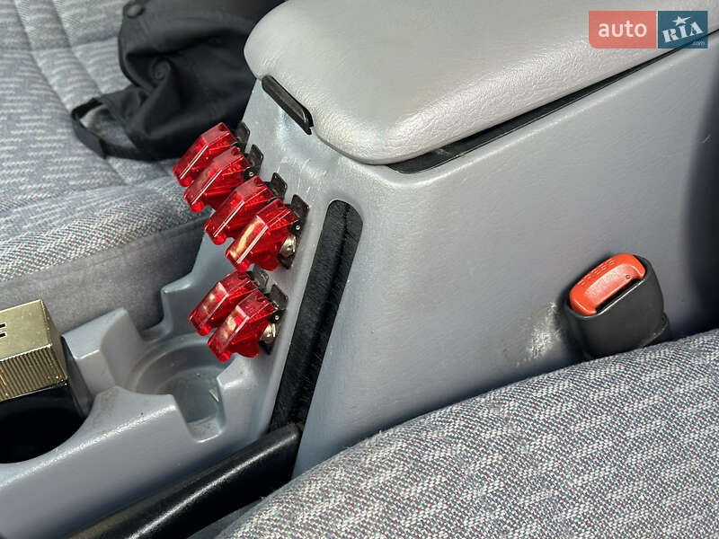 Позашляховик / Кросовер Jeep Cherokee 1997 в Чернівцях