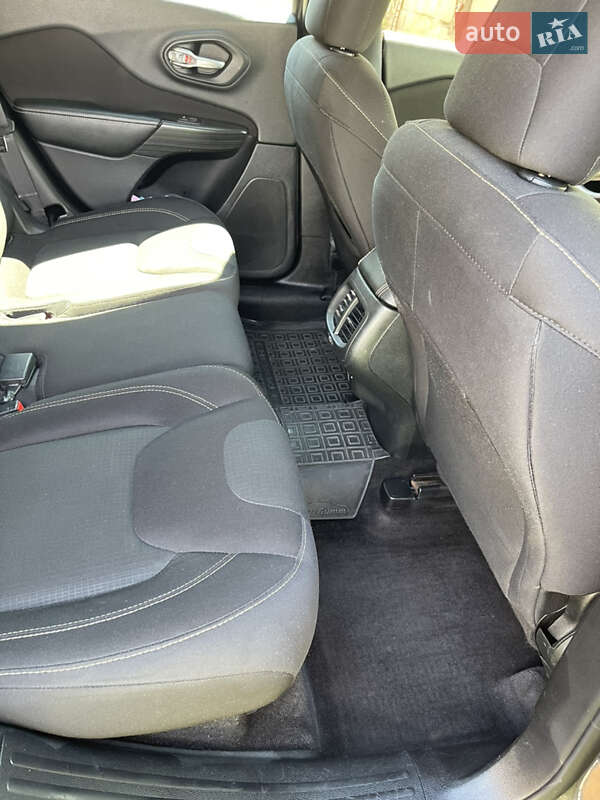 Внедорожник / Кроссовер Jeep Cherokee 2015 в Бережанах фото 16 Внедорожник / Кроссовер Jeep Cherokee 2015 в Бережанах