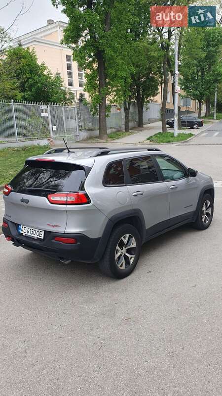 Внедорожник / Кроссовер Jeep Cherokee 2013 в Днепре
