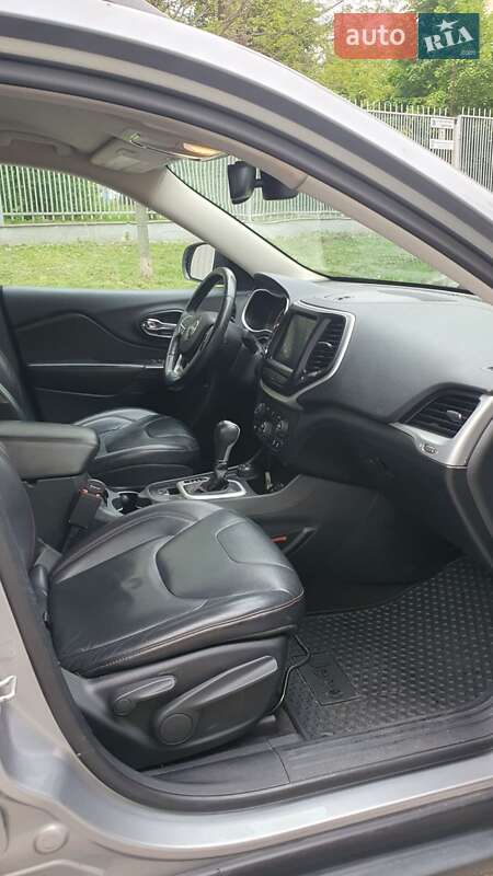 Внедорожник / Кроссовер Jeep Cherokee 2013 в Днепре