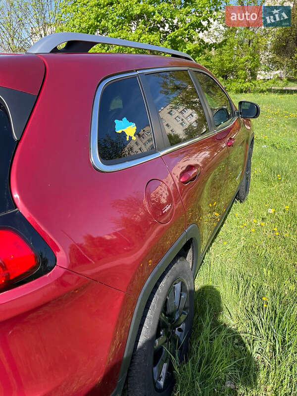 Внедорожник / Кроссовер Jeep Cherokee 2015 в Смеле фото 11 Внедорожник / Кроссовер Jeep Cherokee 2015 в Смеле