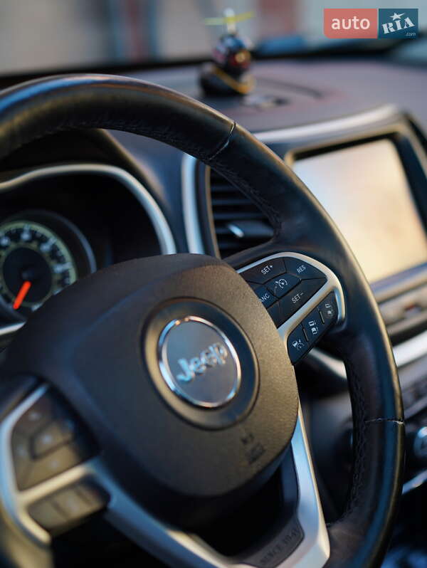 Позашляховик / Кросовер Jeep Cherokee 2014 в Хмельницькому