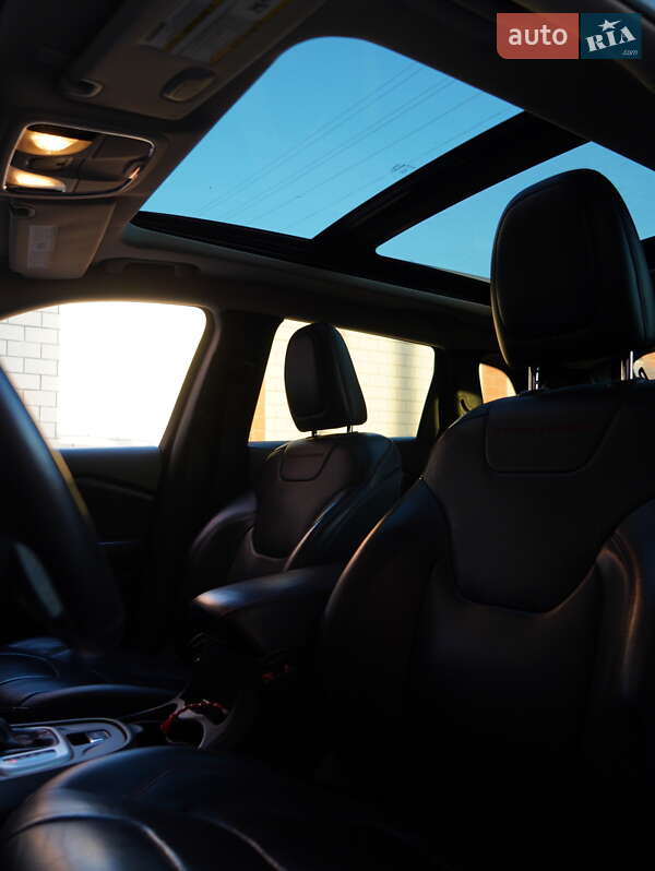 Позашляховик / Кросовер Jeep Cherokee 2014 в Хмельницькому