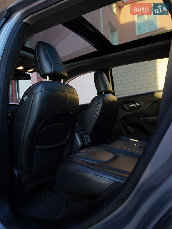 Позашляховик / Кросовер Jeep Cherokee 2014 в Хмельницькому