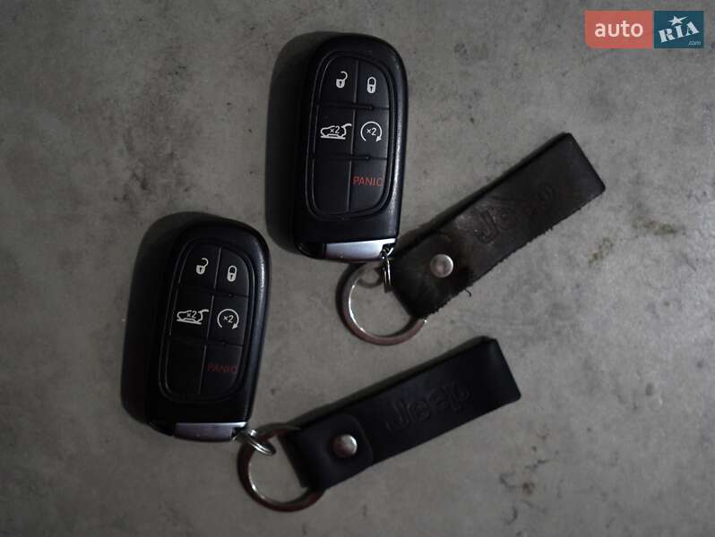 Позашляховик / Кросовер Jeep Cherokee 2014 в Хмельницькому