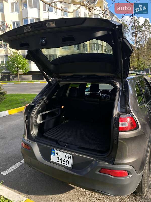 Внедорожник / Кроссовер Jeep Cherokee 2017 в Буче фото 8 Внедорожник / Кроссовер Jeep Cherokee 2017 в Буче