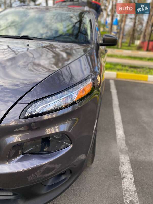 Внедорожник / Кроссовер Jeep Cherokee 2017 в Буче фото 6 Внедорожник / Кроссовер Jeep Cherokee 2017 в Буче