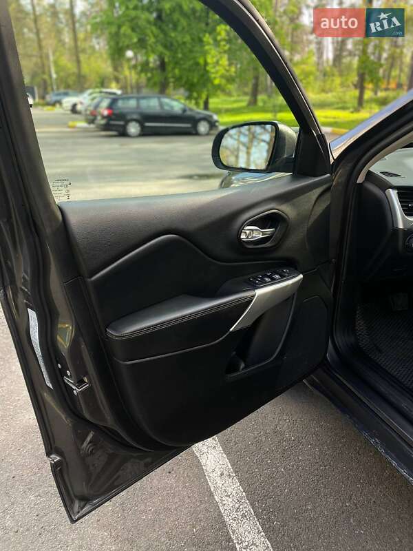 Внедорожник / Кроссовер Jeep Cherokee 2017 в Буче фото 21 Внедорожник / Кроссовер Jeep Cherokee 2017 в Буче