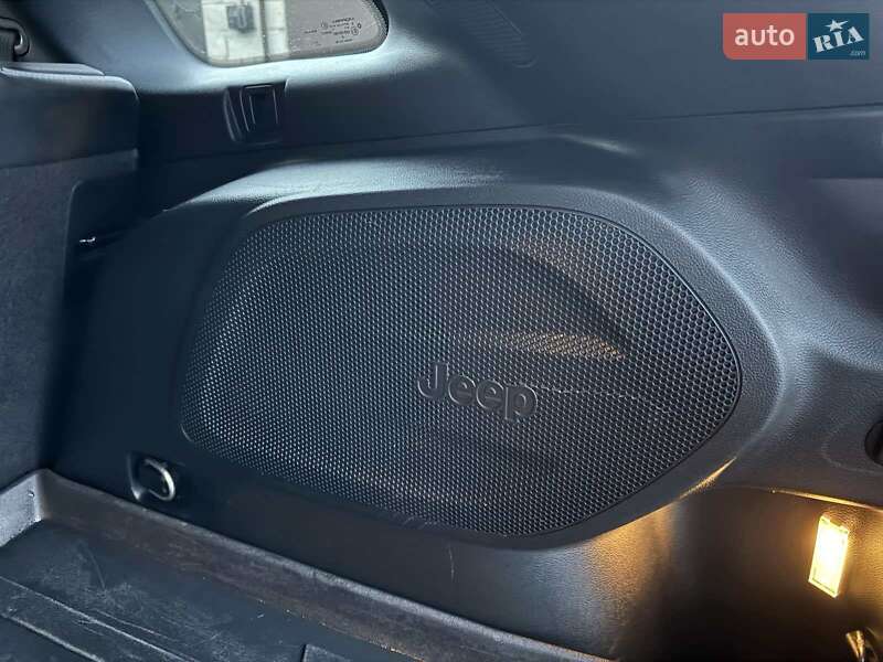 Внедорожник / Кроссовер Jeep Cherokee 2018 в Киеве