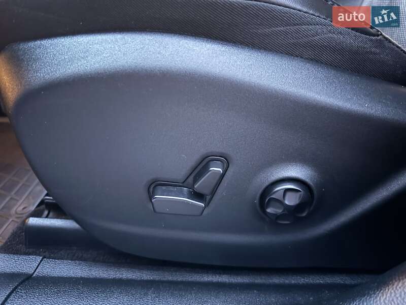 Внедорожник / Кроссовер Jeep Cherokee 2018 в Киеве