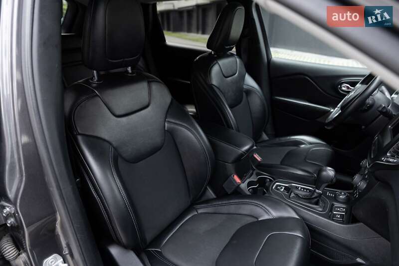 Внедорожник / Кроссовер Jeep Cherokee 2018 в Ивано-Франковске